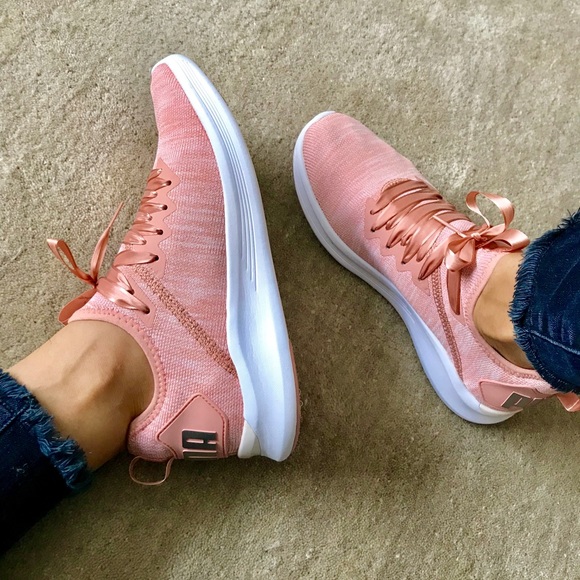 Puma Shoes - LAST ONE‼️ PUMA Satin Casual Sneakers